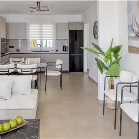 4 bedroom villa with pool by the sea, near Corfu town, sleeps 8